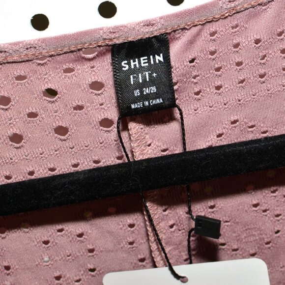 Plus Size 24/26 Shein Fit+ Eyelet Embroidered Contrast Eyelash Lace Crop Tee NWT - Picture 5 of 7